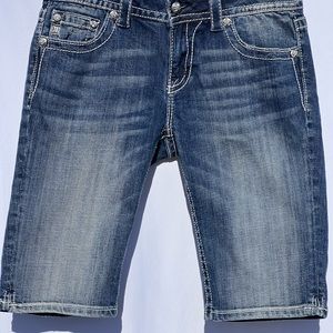 ⚜️MISS ME Bermuda Shorts Size 29 CROSSES✝️Mid-Rise